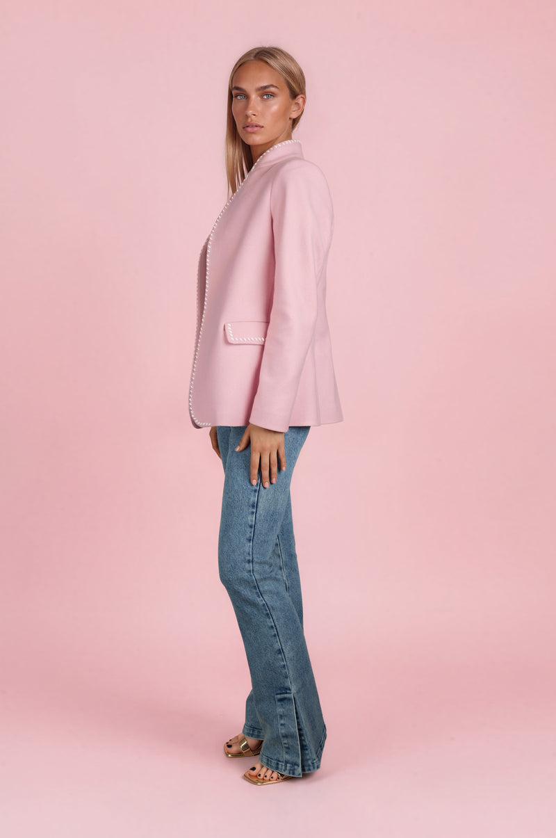 Amelie Blazer